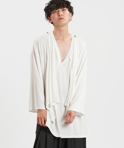 NO ID.(ノーアイディ)の「mlt5346-フリルストールディープV-N-T カットソー(Tシャツ/カットソー・メンズ・ダークグレー/ホワイト/ブラック・ONE SIZE)」の1枚目の写真