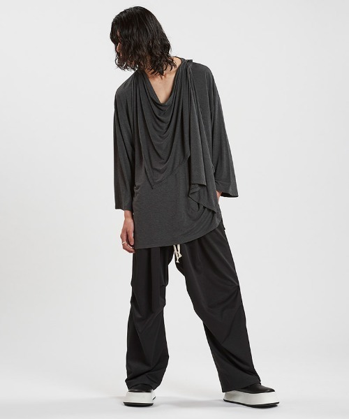 NO ID.(ノーアイディ)の「mlt5346-フリルストールディープV-N-T カットソー(Tシャツ/カットソー・メンズ・ダークグレー/ホワイト/ブラック・ONE SIZE)」の14枚目の写真