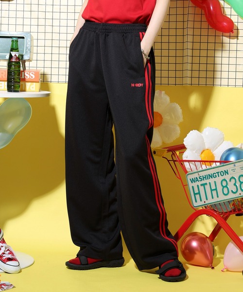NERDY(ノルディ)の「ニューヨークトラックパンツ(スウェットパンツ・レディース・ホワイト/ピンク/ブルー/ブラック・SS/M/L/S)」の2枚目の写真
