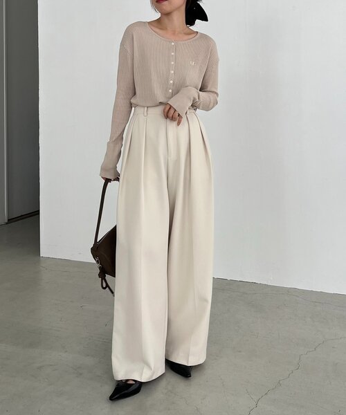 CAPRICIEUX LE'MAGE(カプリシューレマージュ)の「〈C.L〉シアーヘンリーニット(ニット/セーター・レディース・ベージュ/ブラウン/オフホワイト・FREE)」の8枚目の写真