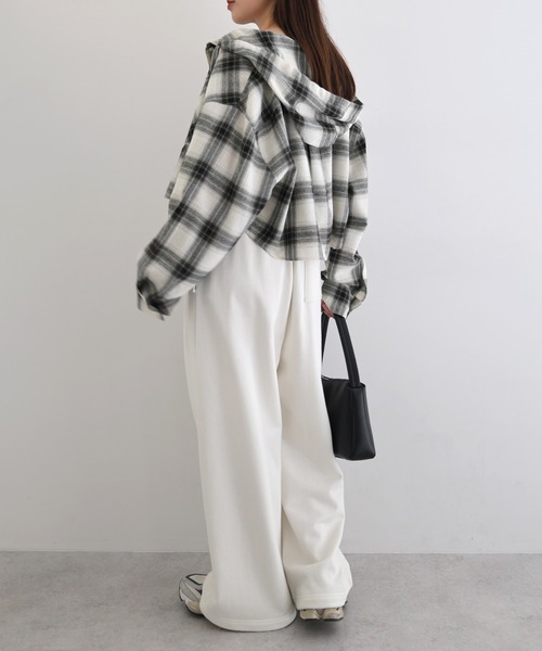 andme(アンドミー)の「ショート丈フーディチェックシャツブラウス(シャツ/ブラウス・レディース・ブラック/オフホワイト/ブラウン・FREE)」の5枚目の写真