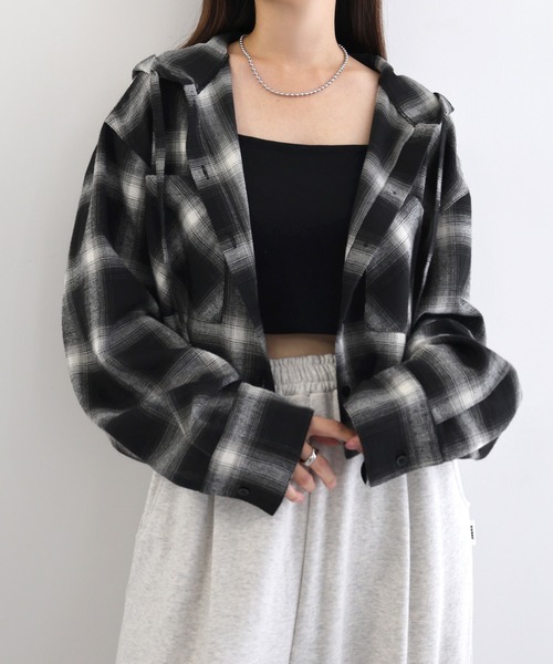 andme(アンドミー)の「ショート丈フーディチェックシャツブラウス(シャツ/ブラウス・レディース・ブラック/オフホワイト/ブラウン・FREE)」の20枚目の写真
