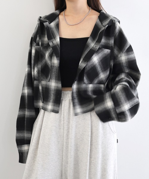andme(アンドミー)の「ショート丈フーディチェックシャツブラウス(シャツ/ブラウス・レディース・ブラック/オフホワイト/ブラウン・FREE)」の22枚目の写真