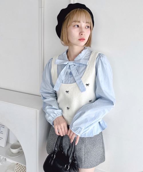 Loueme(ルエム)の「【2点SET】ボウタイブラウス+リボン刺繍ベスト(シャツ/ブラウス・レディース・ブラック/オフホワイト/グレー/ピンク・FREE)」の2枚目の写真