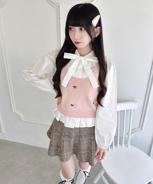 Loueme(ルエム)の「【2点SET】ボウタイブラウス+リボン刺繍ベスト(シャツ/ブラウス・レディース・ブラック/オフホワイト/グレー/ピンク・FREE)」の9枚目の写真
