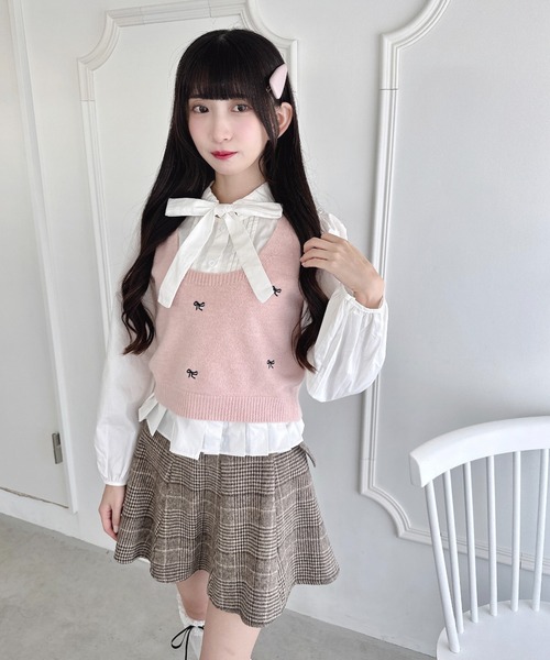 Loueme(ルエム)の「【2点SET】ボウタイブラウス+リボン刺繍ベスト(シャツ/ブラウス・レディース・ブラック/オフホワイト/グレー/ピンク・FREE)」の10枚目の写真