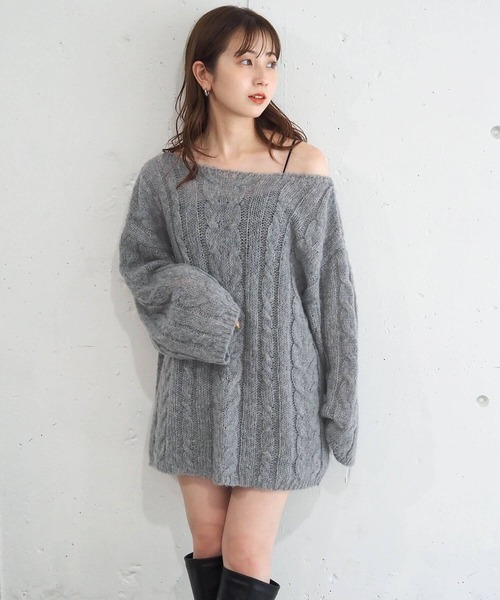 tiptop（ティップトップ）の「シアーケーブルBIGニット（ニット/セーター・レディース・グリーン/チャコールグレー/ブルー/アイボリー・FREE）」の14枚目の写真