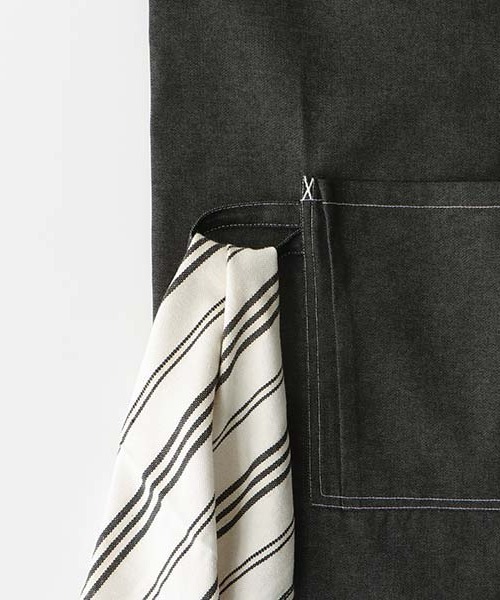 NAIGAI(ナイガイ)の「HOUSE WEAR STUDIO T/Cデニム H型 後ボタン ワークエプロン 70372053(エプロン・メンズ・ブルー/ワインレッド/カーキ・FREE)」の7枚目の写真