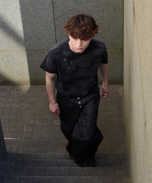 kutir(クティール)の「EYELET DESIGN CROPPED TEE/ハトメデザインクロップドTEE(Tシャツ/カットソー・メンズ・ブラック/オフホワイト/杢グレー・MEDIUM/LARGE)」の5枚目の写真