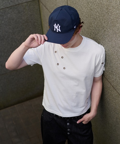kutir(クティール)の「EYELET DESIGN CROPPED TEE/ハトメデザインクロップドTEE(Tシャツ/カットソー・メンズ・ブラック/オフホワイト/杢グレー・MEDIUM/LARGE)」の8枚目の写真