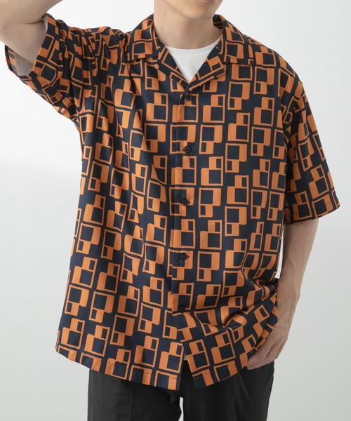 ITEMS URBANRESEARCH（アイテムズ アーバンリサーチ）の「ジオメトリックプリントオープンカラーシャツB（シャツ/ブラウス・メンズ・ブラック/ベージュ/ネイビー・LARGE/MEDIUM）」の3枚目の写真