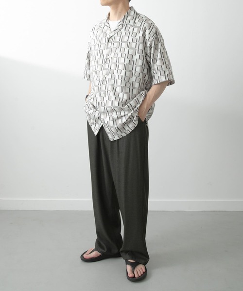 ITEMS URBANRESEARCH（アイテムズ アーバンリサーチ）の「ジオメトリックプリントオープンカラーシャツB（シャツ/ブラウス・メンズ・ブラック/ベージュ/ネイビー・LARGE/MEDIUM）」の13枚目の写真