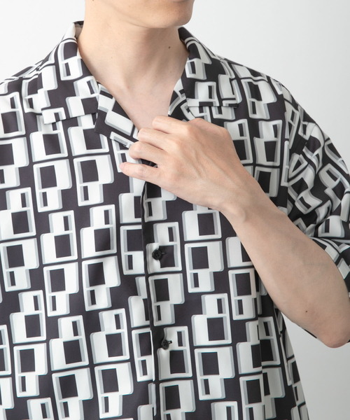 ITEMS URBANRESEARCH（アイテムズ アーバンリサーチ）の「ジオメトリックプリントオープンカラーシャツB（シャツ/ブラウス・メンズ・ブラック/ベージュ/ネイビー・LARGE/MEDIUM）」の14枚目の写真