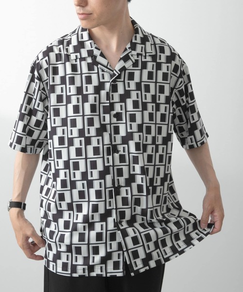 ITEMS URBANRESEARCH（アイテムズ アーバンリサーチ）の「ジオメトリックプリントオープンカラーシャツB（シャツ/ブラウス・メンズ・ブラック/ベージュ/ネイビー・LARGE/MEDIUM）」の17枚目の写真