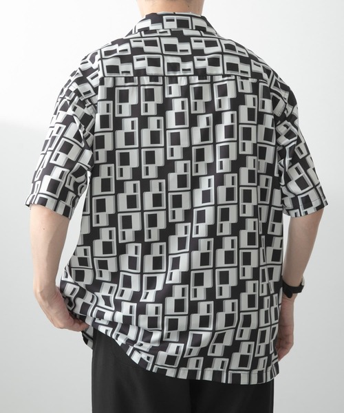 ITEMS URBANRESEARCH（アイテムズ アーバンリサーチ）の「ジオメトリックプリントオープンカラーシャツB（シャツ/ブラウス・メンズ・ブラック/ベージュ/ネイビー・LARGE/MEDIUM）」の18枚目の写真