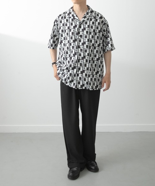 ITEMS URBANRESEARCH（アイテムズ アーバンリサーチ）の「ジオメトリックプリントオープンカラーシャツB（シャツ/ブラウス・メンズ・ブラック/ベージュ/ネイビー・LARGE/MEDIUM）」の20枚目の写真