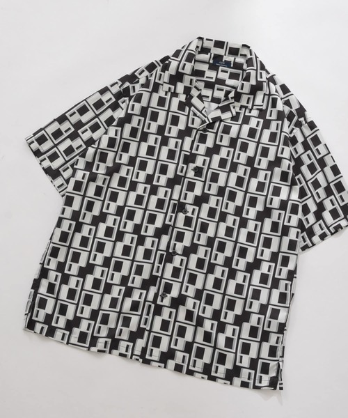 ITEMS URBANRESEARCH（アイテムズ アーバンリサーチ）の「ジオメトリックプリントオープンカラーシャツB（シャツ/ブラウス・メンズ・ブラック/ベージュ/ネイビー・LARGE/MEDIUM）」の21枚目の写真