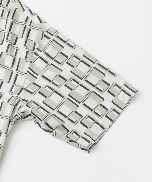 ITEMS URBANRESEARCH（アイテムズ アーバンリサーチ）の「ジオメトリックプリントオープンカラーシャツB（シャツ/ブラウス・メンズ・ブラック/ベージュ/ネイビー・LARGE/MEDIUM）」の5枚目の写真