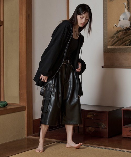 狐独(コドク)の「ハトメコードレザーカーゴパンツ(カーゴパンツ・メンズ・ブラック・LARGE/MEDIUM/SMALL)」の21枚目の写真