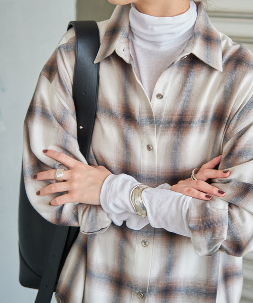 Spick & Span（スピックアンドスパン）の「《追加》シアーハイネックプルオーバー（Tシャツ/カットソー・レディース・ブラック/ホワイト/イエロー系その他/ブルー・FREE）」の20枚目の写真