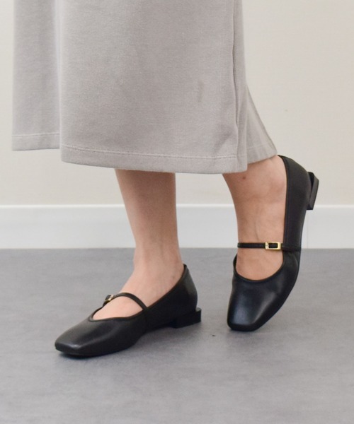 ANGEL ALARCON（アンヘルアラルコン）の「【ANGEL ALARCON】スクエアトウストラップパンプス(D51501)（パンプス・レディース・ブラウン系その他/ブラック系その他/ブラック・38/36/37）」の2枚目の写真