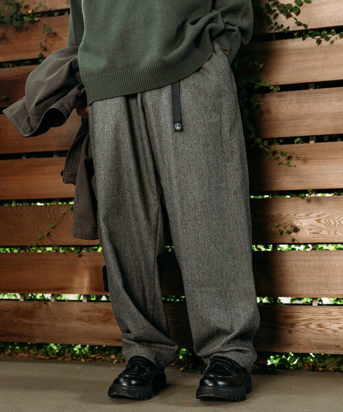 FREAK'S STORE(フリークスストア)の「限定展開 ワイドシルエット ウールライク クライミングパンツ/ワイドスラックス(その他パンツ・メンズ・ベージュ/ブラウン/チャコールグレー/ブラック・LARGE/MEDIUM/SMALL)」の17枚目の写真