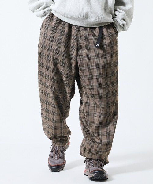 FREAK'S STORE(フリークスストア)の「限定展開 ワイドシルエット ウールライク クライミングパンツ/ワイドスラックス(その他パンツ・メンズ・ベージュ/ブラウン/チャコールグレー/ブラック・LARGE/MEDIUM/SMALL)」の4枚目の写真