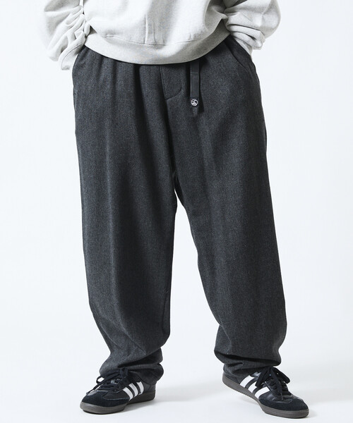 FREAK'S STORE(フリークスストア)の「限定展開 ワイドシルエット ウールライク クライミングパンツ/ワイドスラックス(その他パンツ・メンズ・ベージュ/ブラウン/チャコールグレー/ブラック・LARGE/MEDIUM/SMALL)」の2枚目の写真