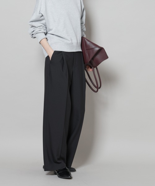 NANO universe（ナノユニバース）の「ワンタックセンタープレスストレートパンツ(セットアップ可)（スラックス・レディース・ブラウン/ベージュ/ブラック・FREE）」の4枚目の写真