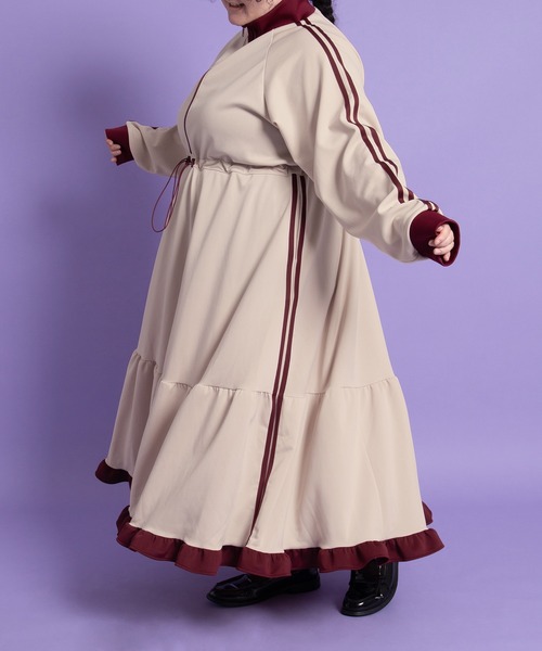 PUNYUS（プニュズ）の「フリルジャージワンピース（ワンピース・レディース・ネイビー/ベージュ・1/2/3/4）」の17枚目の写真