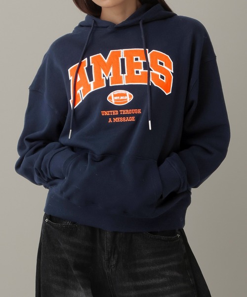 AMESWORLDWIDE（アメスワールドワイド）の「AMES WORLDWIDE／ベーシックアップリケフーディー（パーカー・レディース・グレー/ナチュラル/ネイビー・SMALL）」の3枚目の写真