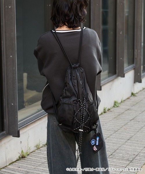 MONO-MART（モノマート）の「【ブルーロック】別注 ポーチ付き ドローコード ナップサック（バックパック/リュック・レディース・ブラック/ブルー/グレー・FREE）」の6枚目の写真