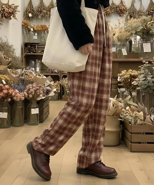 cammie(キャミー)の「チェック柄ゆるパンツ(その他パンツ・レディース・ワイン/ブルー・M/L)」の15枚目の写真