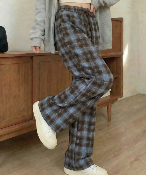cammie(キャミー)の「チェック柄ゆるパンツ(その他パンツ・レディース・ワイン/ブルー・M/L)」の9枚目の写真