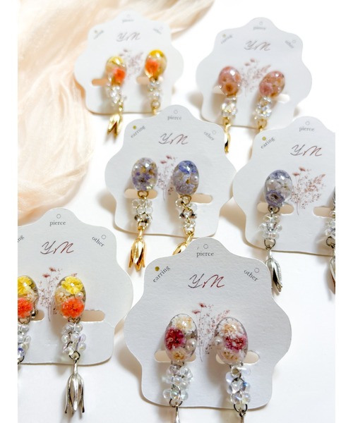 tone（トーン）の「【YM】チューリップチャーム×かすみ草　ニッケルフリーイヤリング（MA）（イヤリング・レディース・ブルー/シルバー/ホワイト/ピンク/オレンジ/ゴールド・FREE）」の7枚目の写真