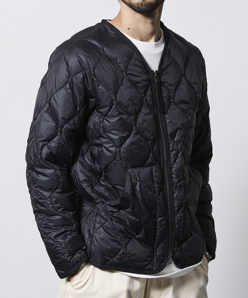 FREAK'S STORE(フリークスストア)の「限定展開 TAION/タイオン ミリタリー Vネック ジップ ダウンジャケット / TAION-104ALSZML-1(ダウンジャケット/コート・メンズ・ブラック/オリーブ・MEDIUM/X-LARGE/SMALL/LARGE)」の20枚目の写真