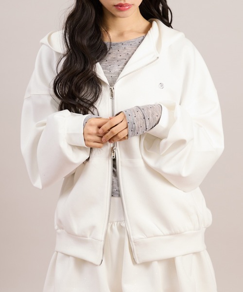 apres jour mignon（アプレジュールミニョン）の「【セットアップ着用可能】キラキラポンチパーカー（パーカー・レディース・ブラック/チャコールグレー/ネイビー/オフホワイト/杢グレー・SMALL/LARGE）」の2枚目の写真