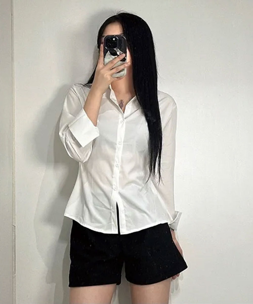 VIVID LADY（ビビッドレディー）の「ウエスト ボタン付き カラーシャツ（シャツ/ブラウス・レディース・ネイビー/ホワイト/ライトブルー・FREE）」の7枚目の写真