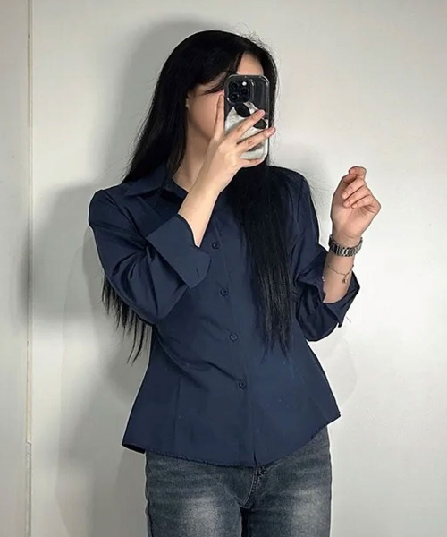 VIVID LADY（ビビッドレディー）の「ウエスト ボタン付き カラーシャツ（シャツ/ブラウス・レディース・ネイビー/ホワイト/ライトブルー・FREE）」の17枚目の写真