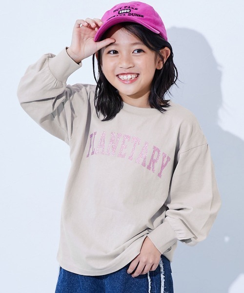 devirock（デビロック）の「綿100％ デビラボ ガールズ BIGシルエットプリント袖リブ 長袖Tシャツ（Tシャツ/カットソー・キッズ・ブルー系その他2/ピンク系その他/ブラック系その他2/グレー系その他/ホワイト系その他2/ブラック系その他3/ブラック系その他/パープル系その他/ホワイト系その他/グリーン系その他2/グレー系その他2/ピンク系その他3/グリーン系その他/ピンク系その他2/ブルー系その他・100cm/90cm/160cm/150cm/140cm/130cm/120cm/110cm）」の6枚目の写真