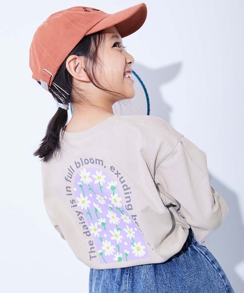 devirock（デビロック）の「綿100％ デビラボ ガールズ BIGシルエットプリント袖リブ 長袖Tシャツ（Tシャツ/カットソー・キッズ・ブルー系その他2/ピンク系その他/ブラック系その他2/グレー系その他/ホワイト系その他2/ブラック系その他3/ブラック系その他/パープル系その他/ホワイト系その他/グリーン系その他2/グレー系その他2/ピンク系その他3/グリーン系その他/ピンク系その他2/ブルー系その他・100cm/90cm/160cm/150cm/140cm/130cm/120cm/110cm）」の7枚目の写真