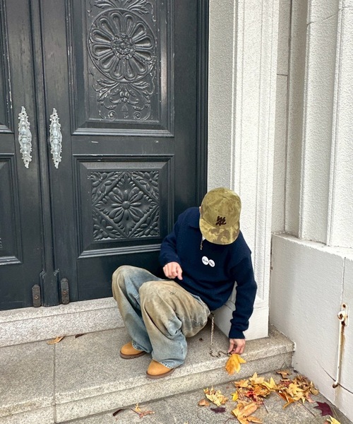 UNDERSTATEMENTs(アンダーステイトメント)の「【ユニセックス】缶バッチ付きスキッパーニットポロ(ニット/セーター・メンズ・グレー/ライトブルー/ネイビー・MEDIUM/LARGE)」の12枚目の写真