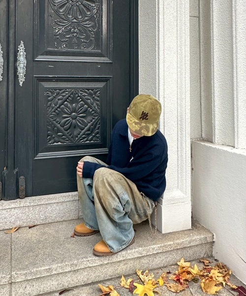 UNDERSTATEMENTs(アンダーステイトメント)の「【ユニセックス】缶バッチ付きスキッパーニットポロ(ニット/セーター・メンズ・グレー/ライトブルー/ネイビー・MEDIUM/LARGE)」の13枚目の写真