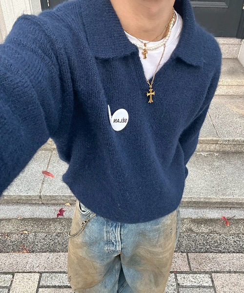 UNDERSTATEMENTs(アンダーステイトメント)の「【ユニセックス】缶バッチ付きスキッパーニットポロ(ニット/セーター・メンズ・グレー/ライトブルー/ネイビー・MEDIUM/LARGE)」の16枚目の写真