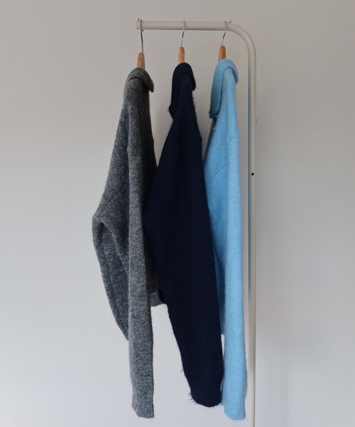 UNDERSTATEMENTs(アンダーステイトメント)の「【ユニセックス】缶バッチ付きスキッパーニットポロ(ニット/セーター・メンズ・グレー/ライトブルー/ネイビー・MEDIUM/LARGE)」の21枚目の写真