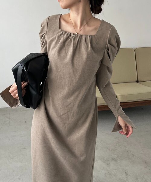 CAPRICIEUX LE'MAGE(カプリシューレマージュ)の「スクエアパフワンピース(ワンピース・レディース・ブラック/グレイッシュベージュ/ホワイト系その他・FREE/PS)」の3枚目の写真