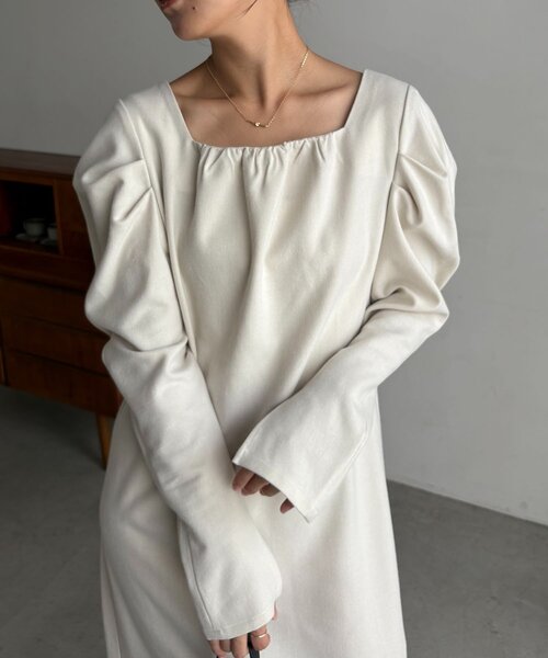 CAPRICIEUX LE'MAGE(カプリシューレマージュ)の「スクエアパフワンピース(ワンピース・レディース・ブラック/グレイッシュベージュ/ホワイト系その他・FREE/PS)」の5枚目の写真