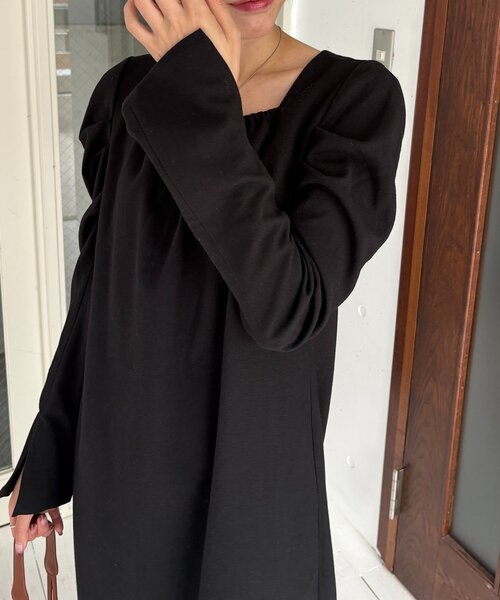 CAPRICIEUX LE'MAGE(カプリシューレマージュ)の「スクエアパフワンピース(ワンピース・レディース・ブラック/グレイッシュベージュ/ホワイト系その他・FREE/PS)」の15枚目の写真