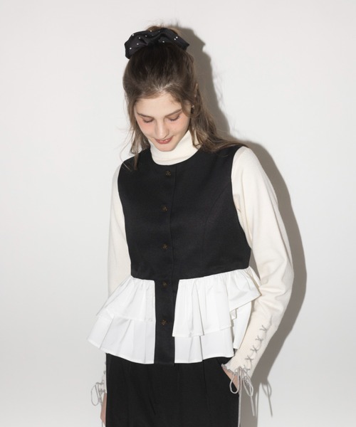 idem(イデム)の「peplum lady vest / ノースリーブペプラムベスト(ベスト・レディース・ベージュ/ブラック・FREE)」の12枚目の写真