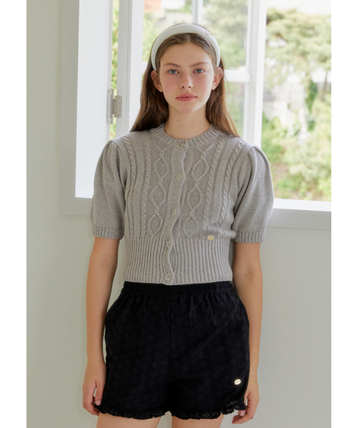 ANOETIC(アノエティック)の「CABLE HALF SLEEVE CARDIGAN_GREY(カーディガン/ボレロ・レディース・グレー・FREE)」の2枚目の写真